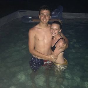 Meet your Posher, Abbe